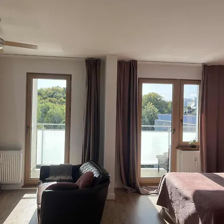 Cosy 5 Min Do Plazy Z Balkonem Апартаменты *